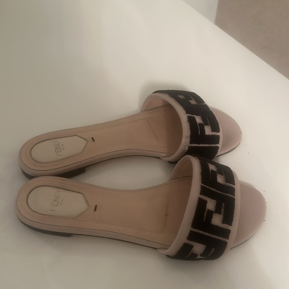 Very comfortable slides withh ff logo - Picture 5 of 5
